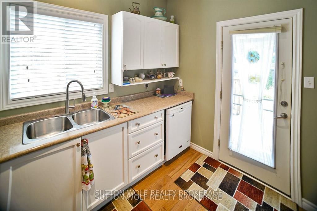 42 - 375 Scott Street E, Strathroy-Caradoc, Ontario  N7G 4G7 - Photo 18 - X12432879