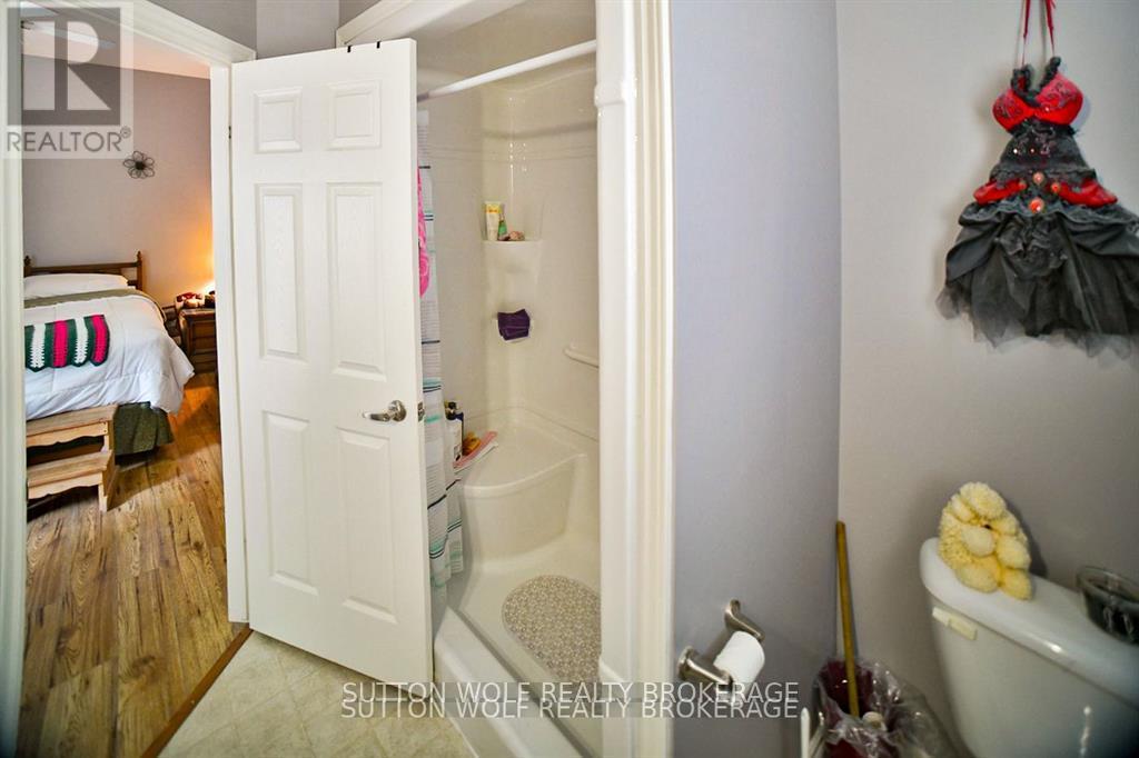 42 - 375 Scott Street E, Strathroy-Caradoc, Ontario  N7G 4G7 - Photo 26 - X12432879