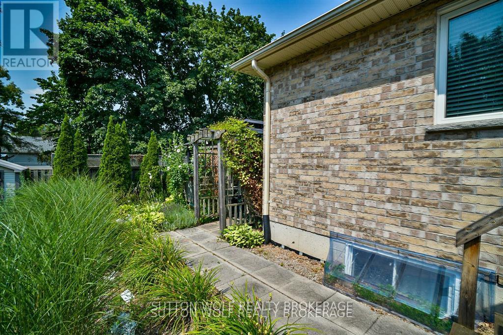 42 - 375 Scott Street E, Strathroy-Caradoc, Ontario  N7G 4G7 - Photo 35 - X12432879