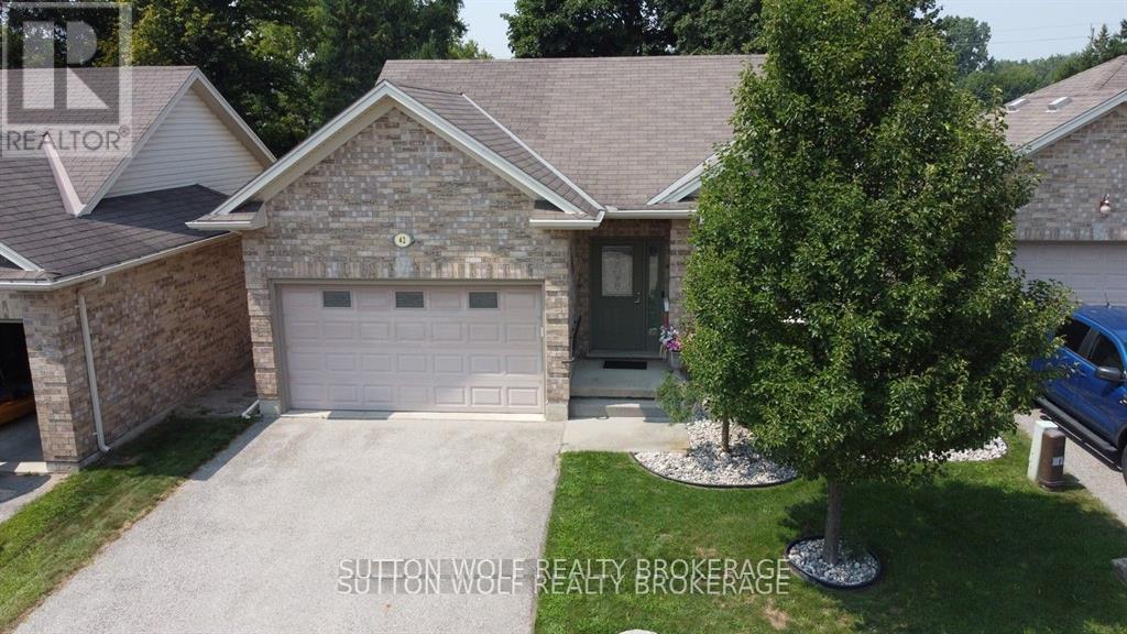 42 - 375 Scott Street E, Strathroy-Caradoc, Ontario  N7G 4G7 - Photo 4 - X12432879