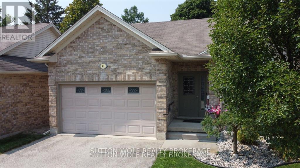42 - 375 Scott Street E, Strathroy-Caradoc, Ontario  N7G 4G7 - Photo 5 - X12432879