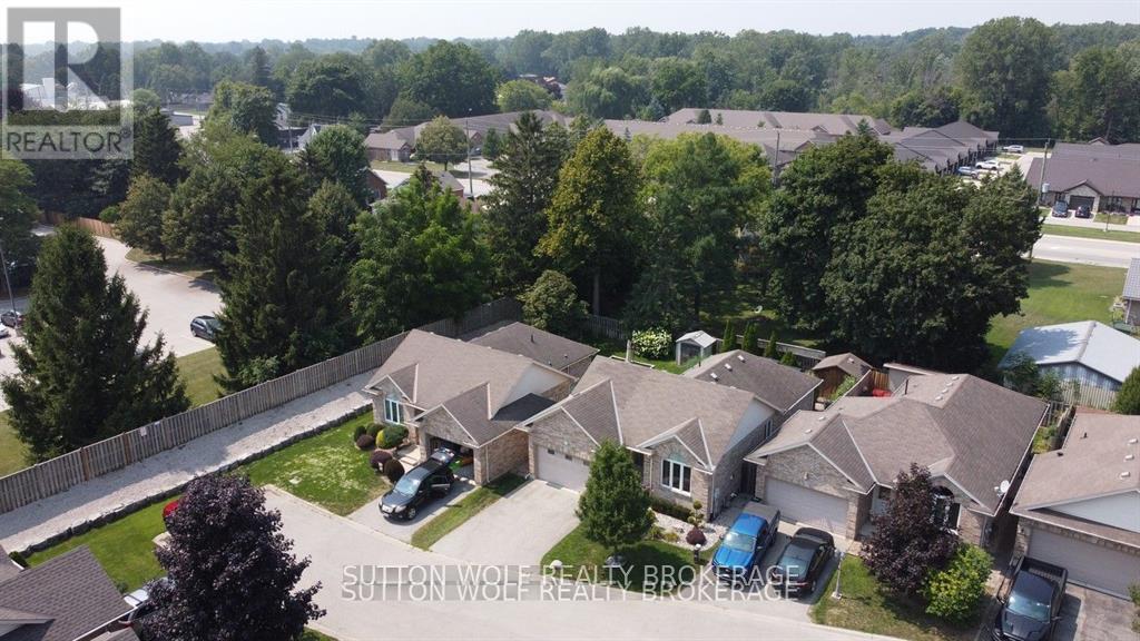 42 - 375 Scott Street E, Strathroy-Caradoc, Ontario  N7G 4G7 - Photo 6 - X12432879