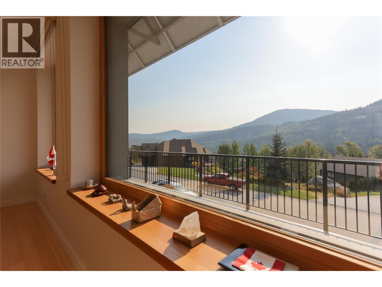 1006 Silvertip Road, Rossland, British Columbia  V0G 1Y0 - Photo 36 - 10363923