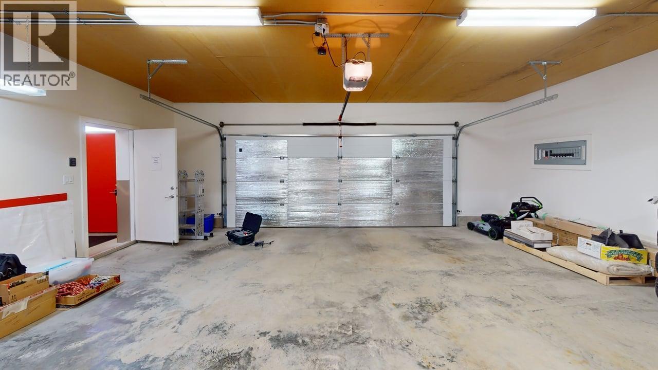 1006 Silvertip Road, Rossland, British Columbia  V0G 1Y0 - Photo 18 - 10363923