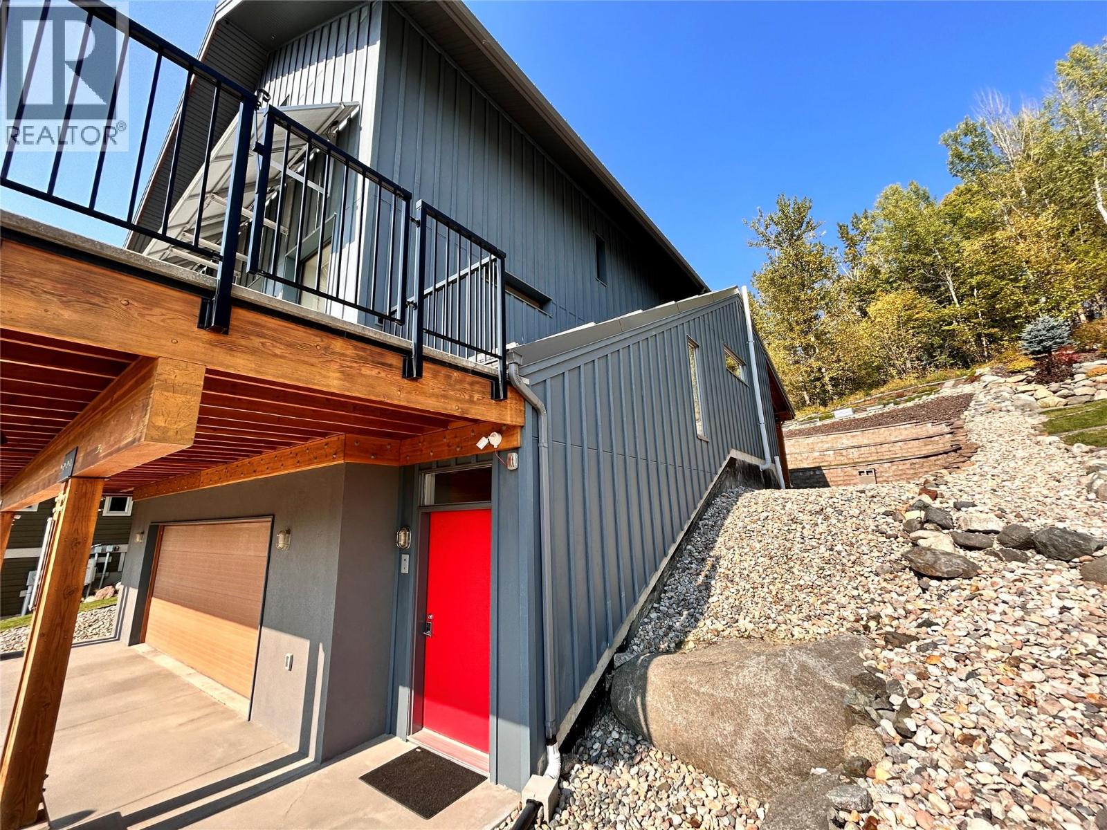 1006 Silvertip Road, Rossland, British Columbia  V0G 1Y0 - Photo 3 - 10363923