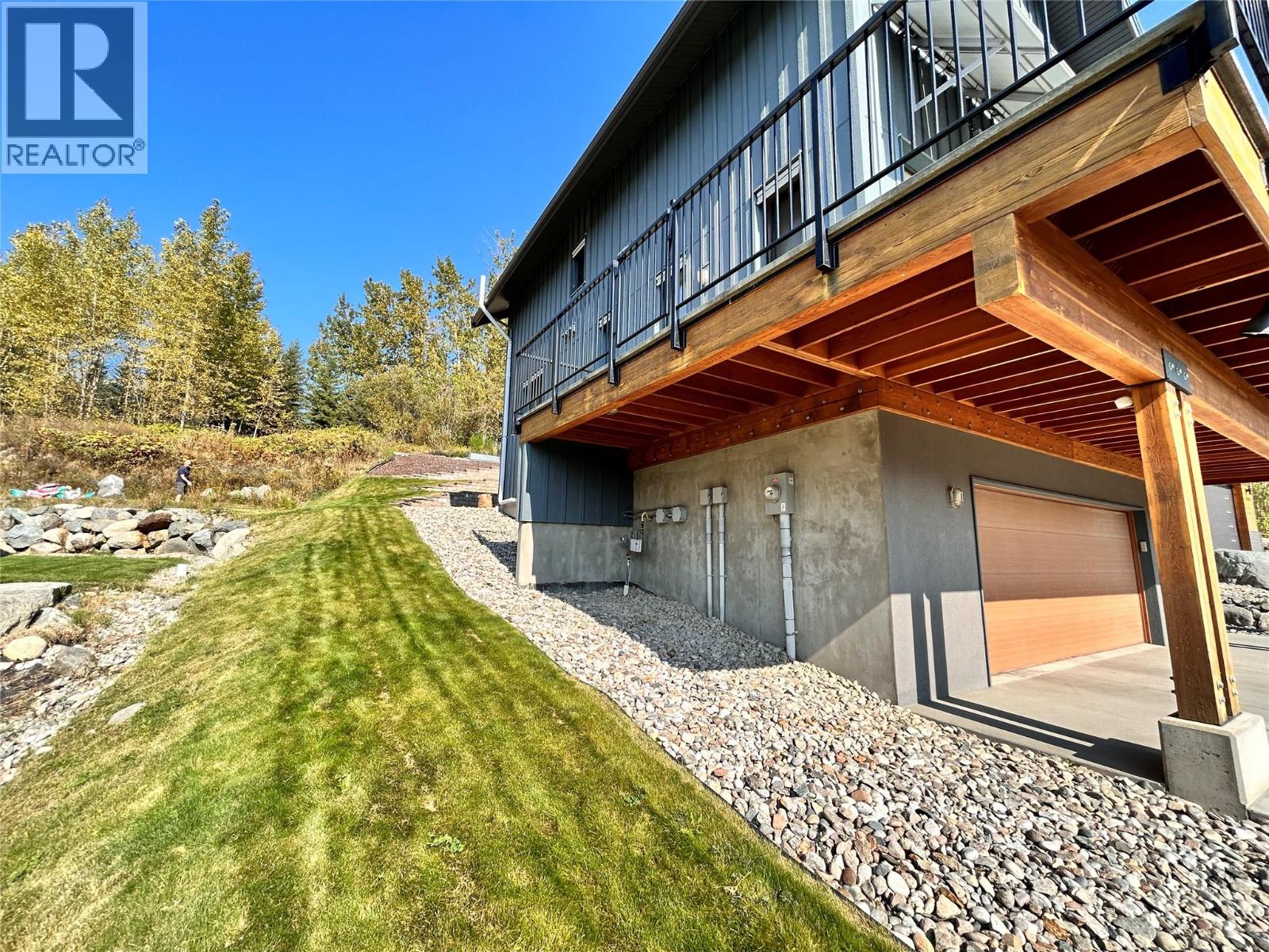 1006 Silvertip Road, Rossland, British Columbia  V0G 1Y0 - Photo 4 - 10363923
