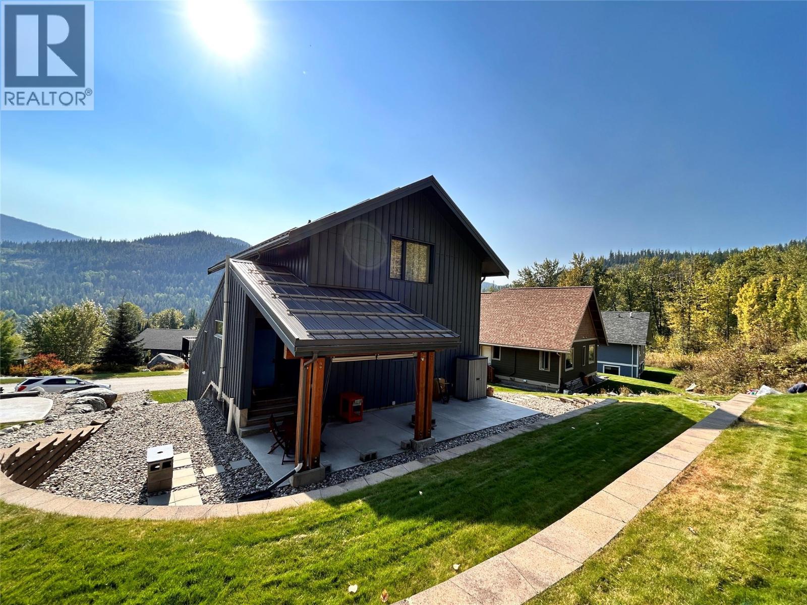 1006 Silvertip Road, Rossland, British Columbia  V0G 1Y0 - Photo 8 - 10363923