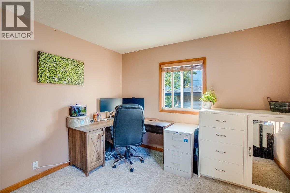 295 9th Avenue, Montrose, British Columbia  V0G 1P0 - Photo 39 - 10364151