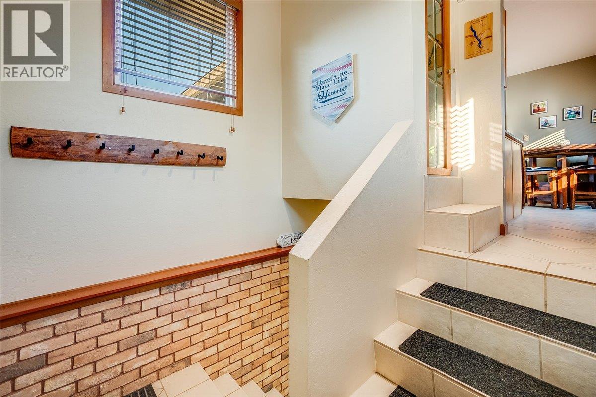 295 9th Avenue, Montrose, British Columbia  V0G 1P0 - Photo 49 - 10364151