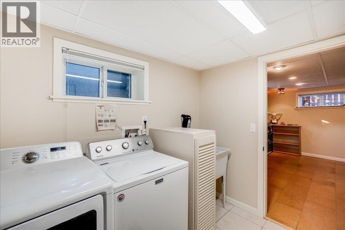 295 9th Avenue, Montrose, British Columbia  V0G 1P0 - Photo 52 - 10364151