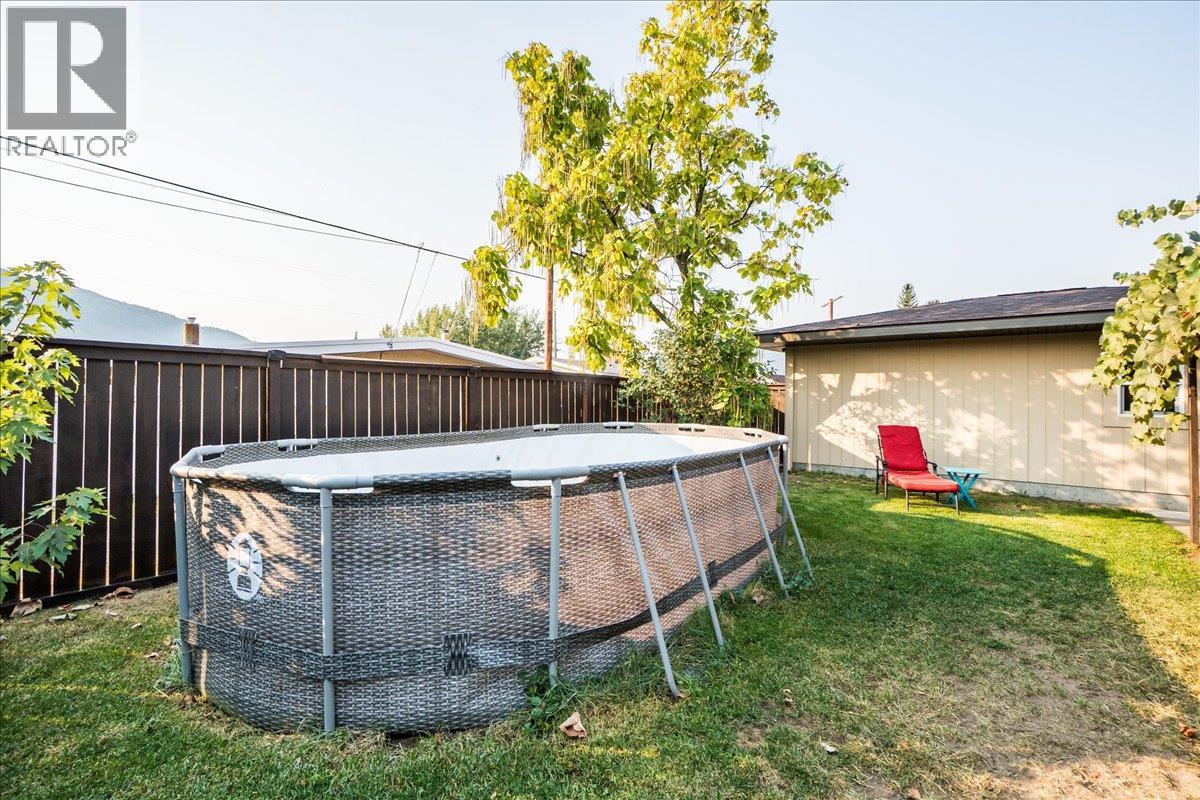 295 9th Avenue, Montrose, British Columbia  V0G 1P0 - Photo 19 - 10364151