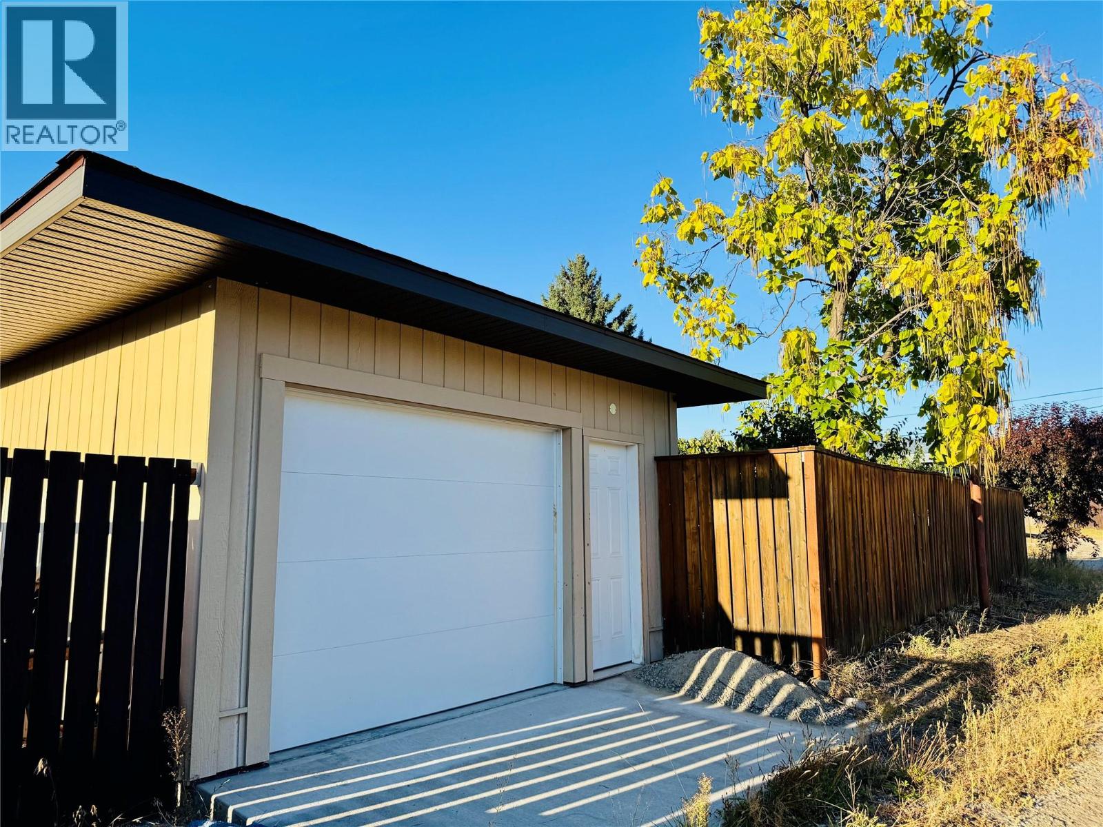 295 9th Avenue, Montrose, British Columbia  V0G 1P0 - Photo 20 - 10364151