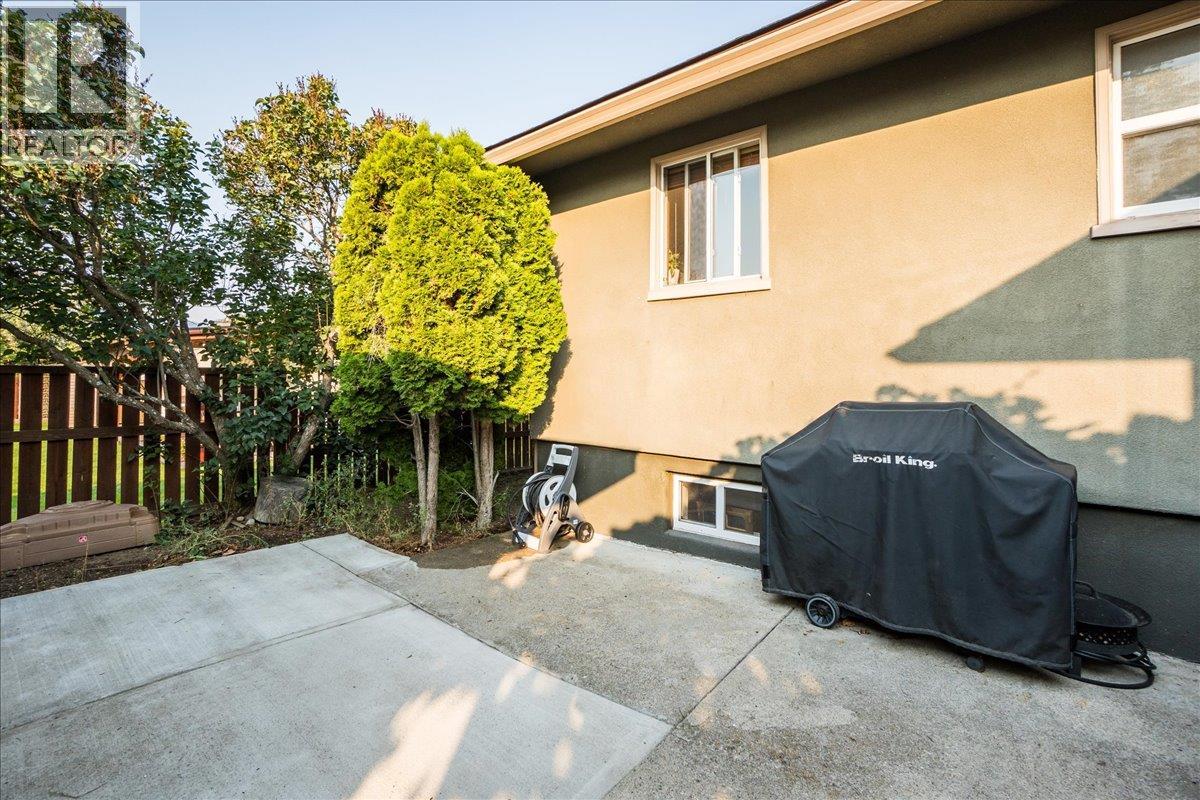 295 9th Avenue, Montrose, British Columbia  V0G 1P0 - Photo 22 - 10364151