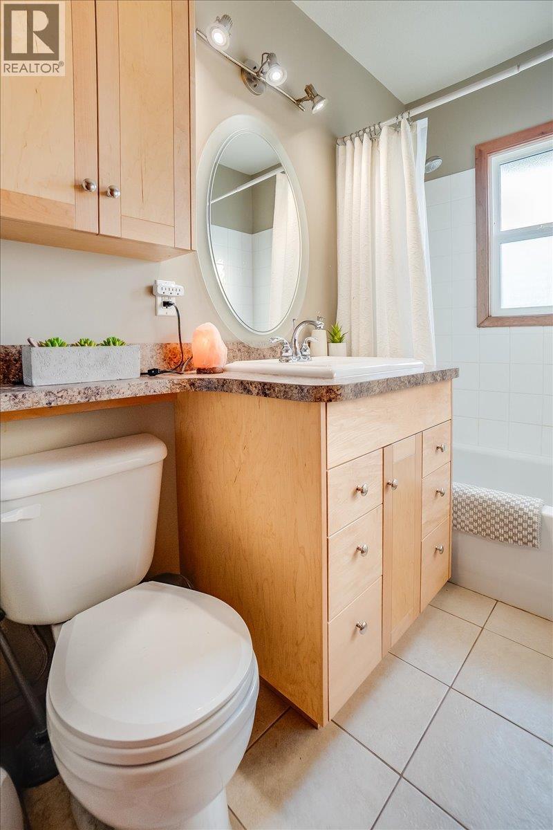 295 9th Avenue, Montrose, British Columbia  V0G 1P0 - Photo 34 - 10364151