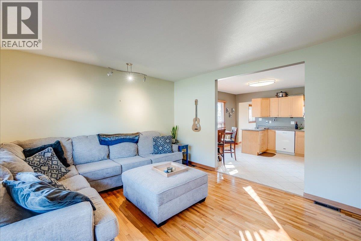 295 9th Avenue, Montrose, British Columbia  V0G 1P0 - Photo 28 - 10364151