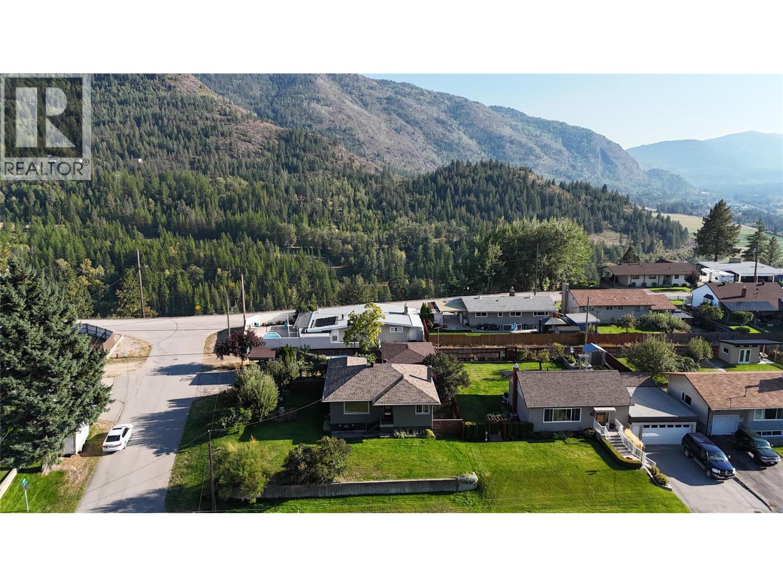 295 9th Avenue, Montrose, British Columbia  V0G 1P0 - Photo 26 - 10364151