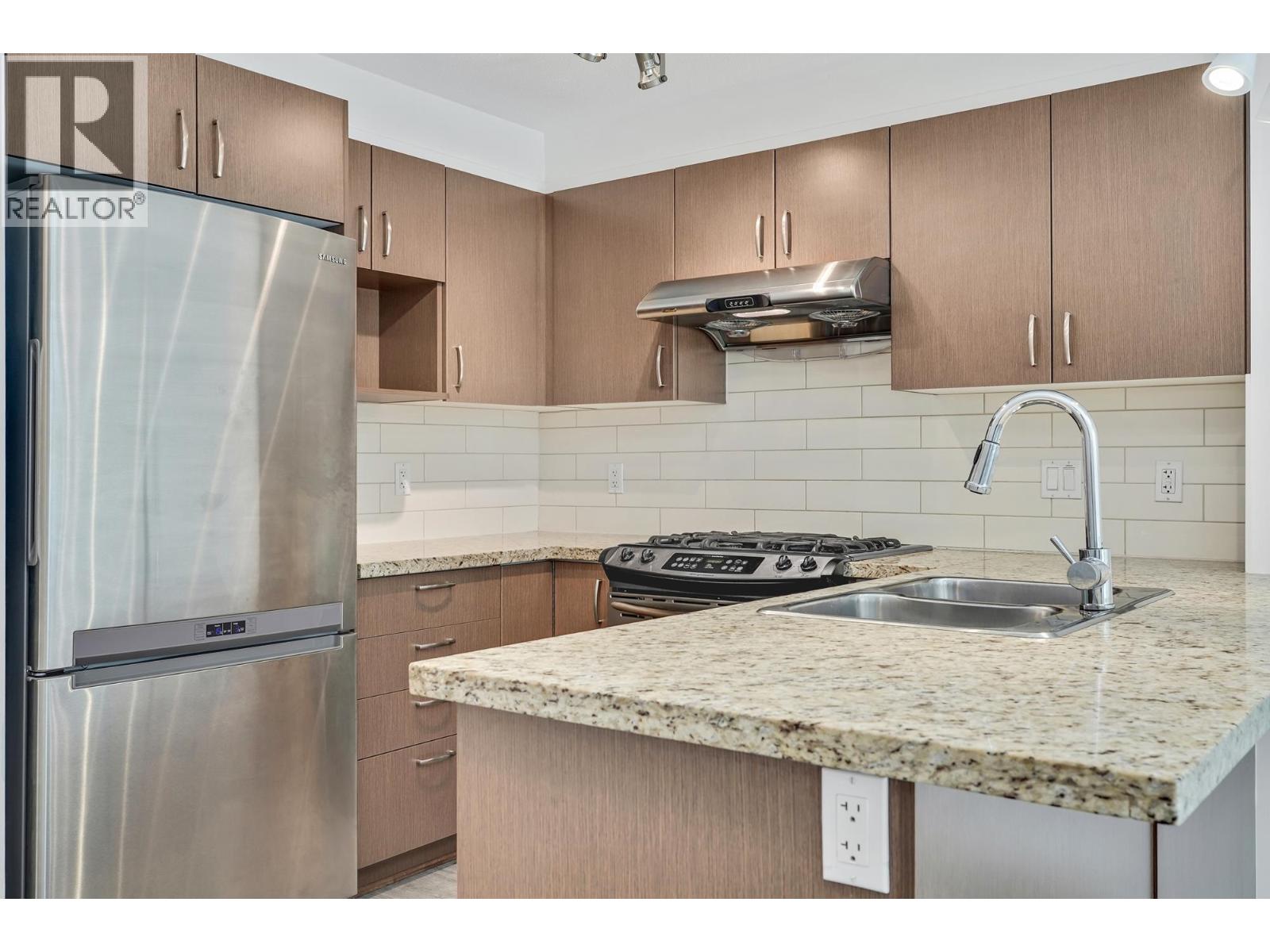 204 3097 Lincoln Avenue, Coquitlam, British Columbia  V3B 0E3 - Photo 2 - R3053188