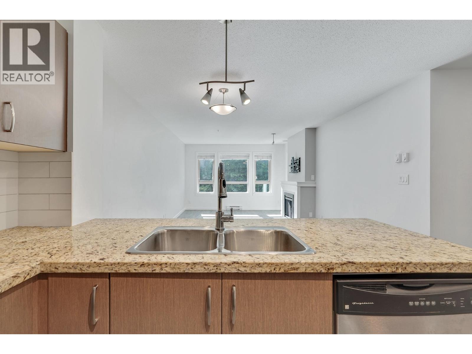 204 3097 Lincoln Avenue, Coquitlam, British Columbia  V3B 0E3 - Photo 6 - R3053188