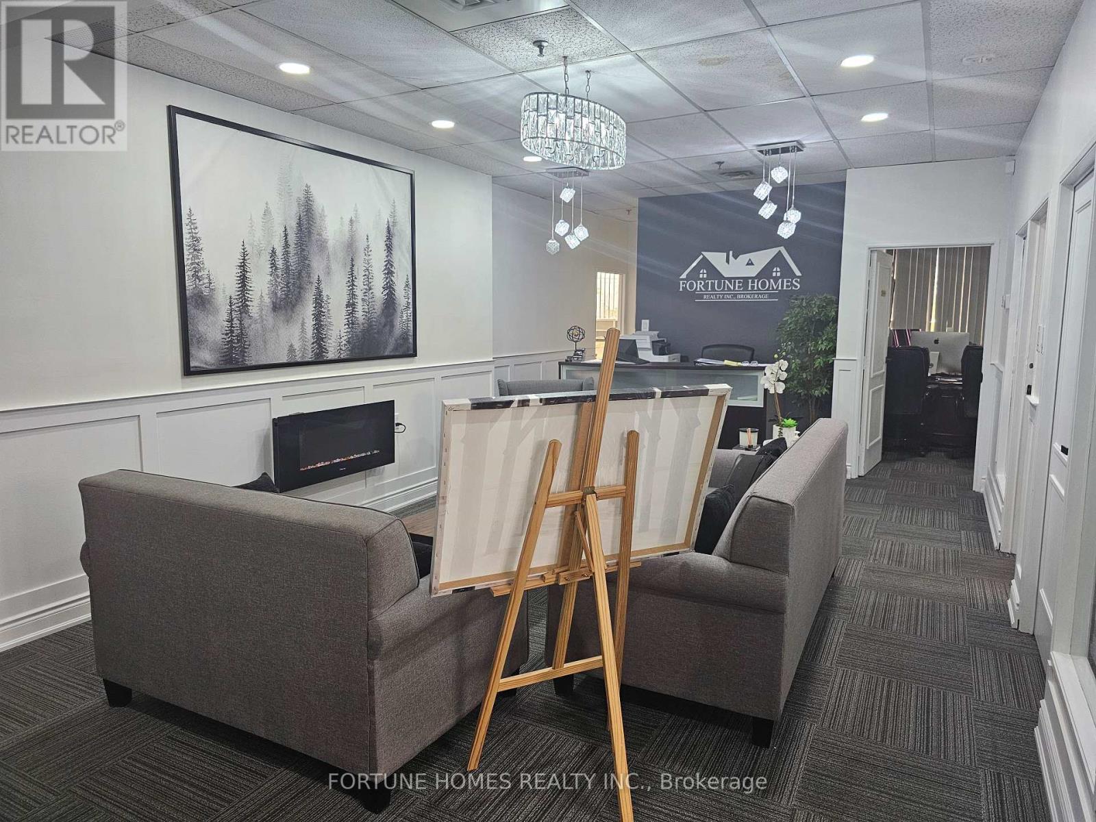 271 - 7025 Tomken Road, Mississauga, Ontario  L5S 1R6 - Photo 4 - W12432725