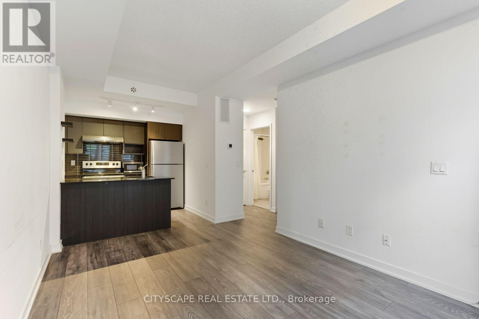 818 - 1133 Cooke Boulevard, Burlington, Ontario  L7T 0C3 - Photo 4 - W12432753