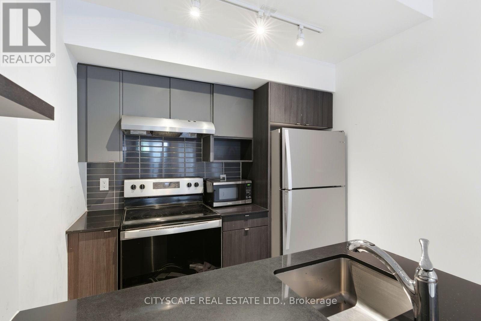 818 - 1133 Cooke Boulevard, Burlington, Ontario  L7T 0C3 - Photo 8 - W12432753