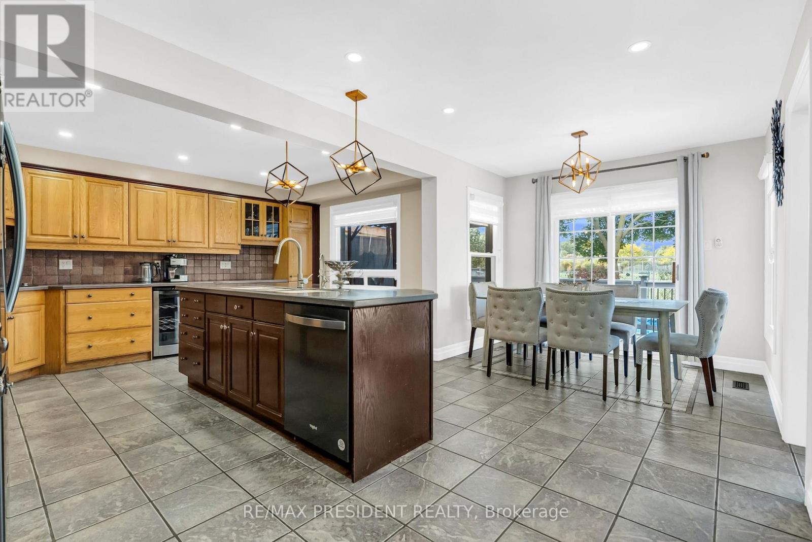 6200 Osprey Boulevard, Mississauga, Ontario  L5N 5W4 - Photo 14 - W12432767