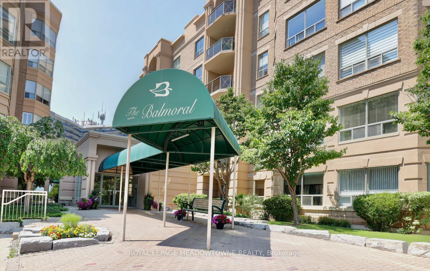 606 - 2075 Amherst Heights Drive, Burlington, Ontario  L7P 5B8 - Photo 4 - W12432779