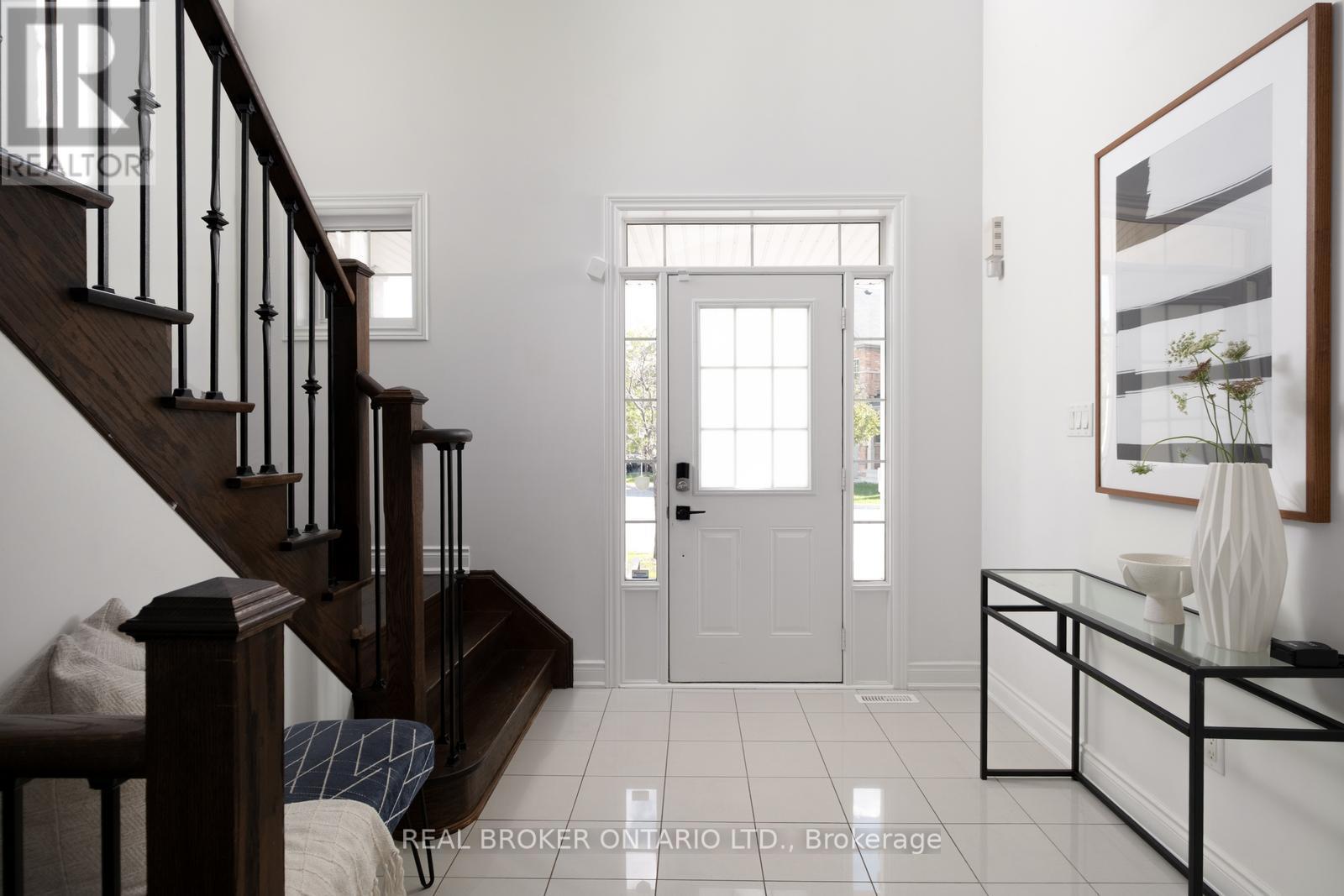 40 Divinity Circle, Brampton, Ontario  L7A 3Y3 - Photo 12 - W12432781