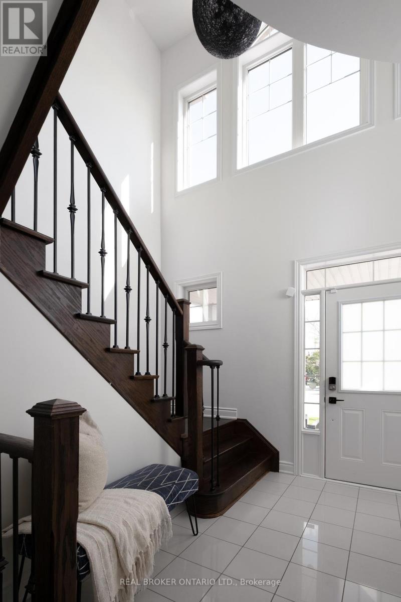 40 Divinity Circle, Brampton, Ontario  L7A 3Y3 - Photo 13 - W12432781
