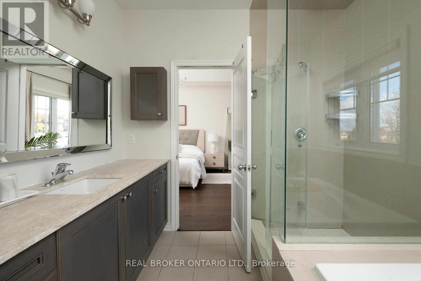40 Divinity Circle, Brampton, Ontario  L7A 3Y3 - Photo 17 - W12432781