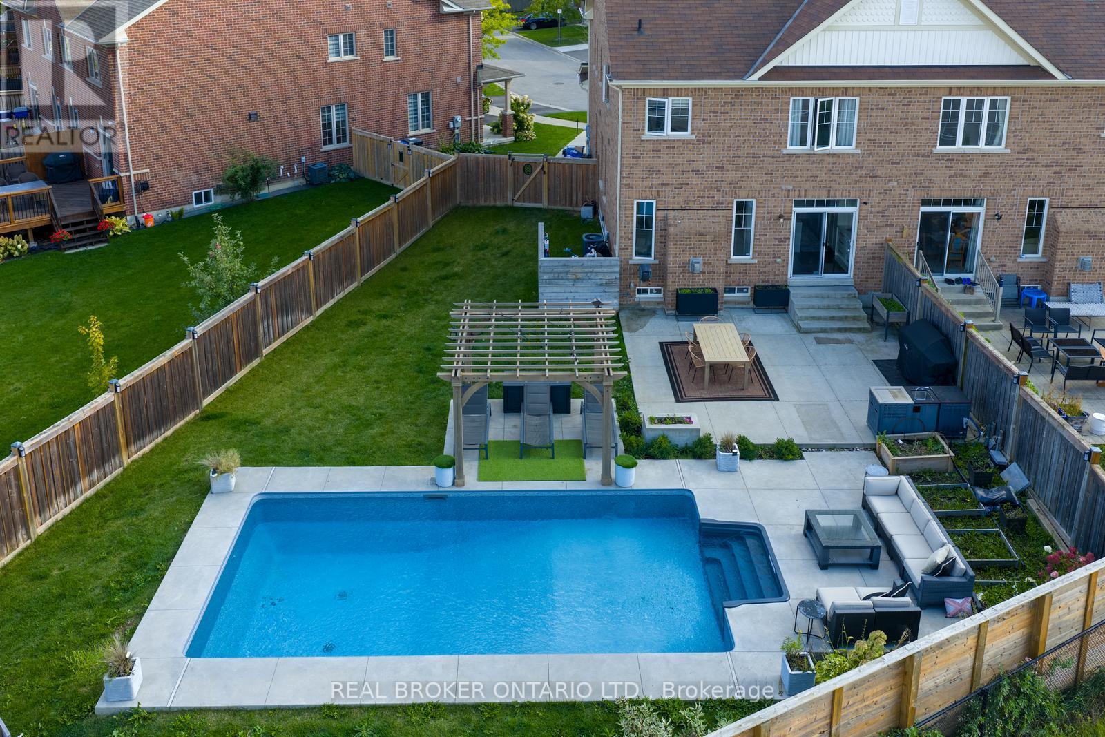 40 Divinity Circle, Brampton, Ontario  L7A 3Y3 - Photo 27 - W12432781