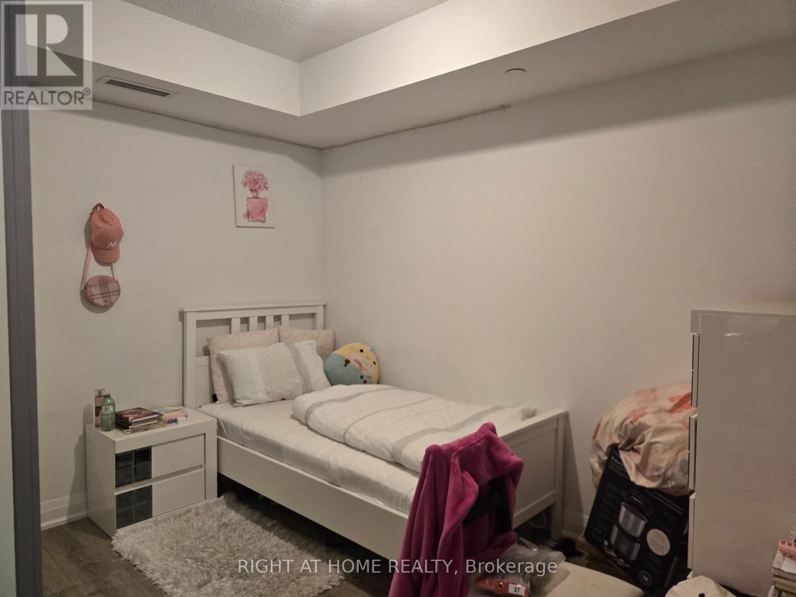 325 - 26 Gibbs Road, Toronto, Ontario  M9B 0E3 - Photo 10 - W12432783