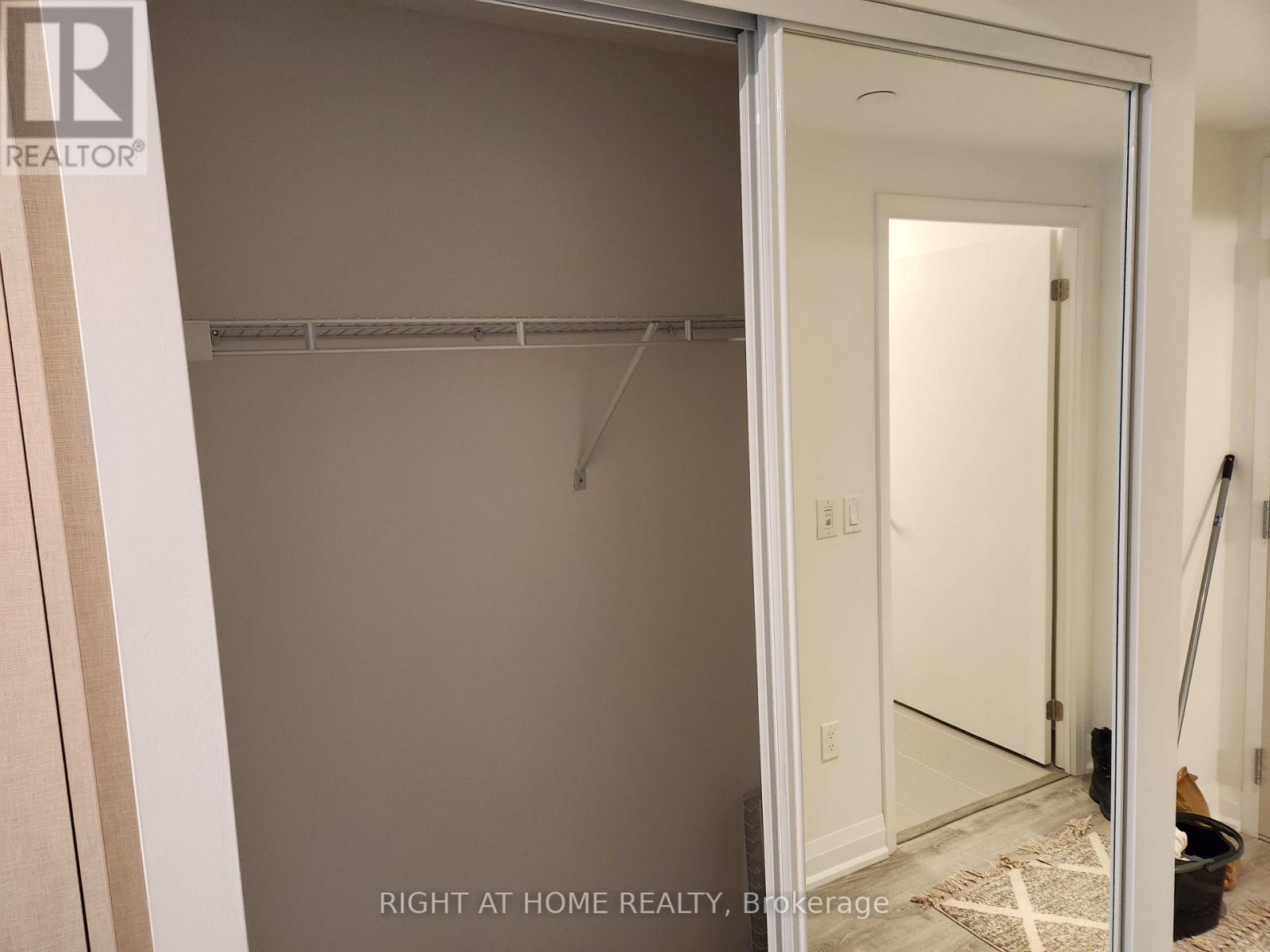 325 - 26 Gibbs Road, Toronto, Ontario  M9B 0E3 - Photo 11 - W12432783