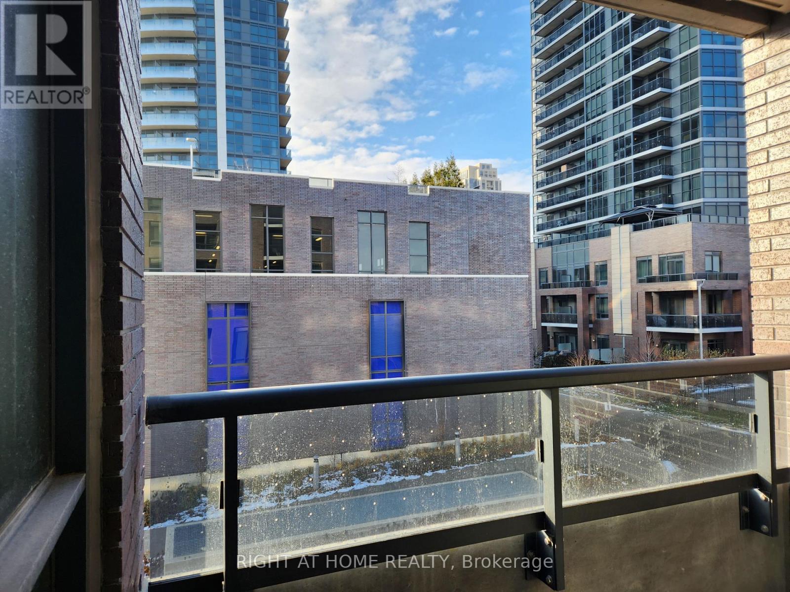 325 - 26 Gibbs Road, Toronto, Ontario  M9B 0E3 - Photo 13 - W12432783