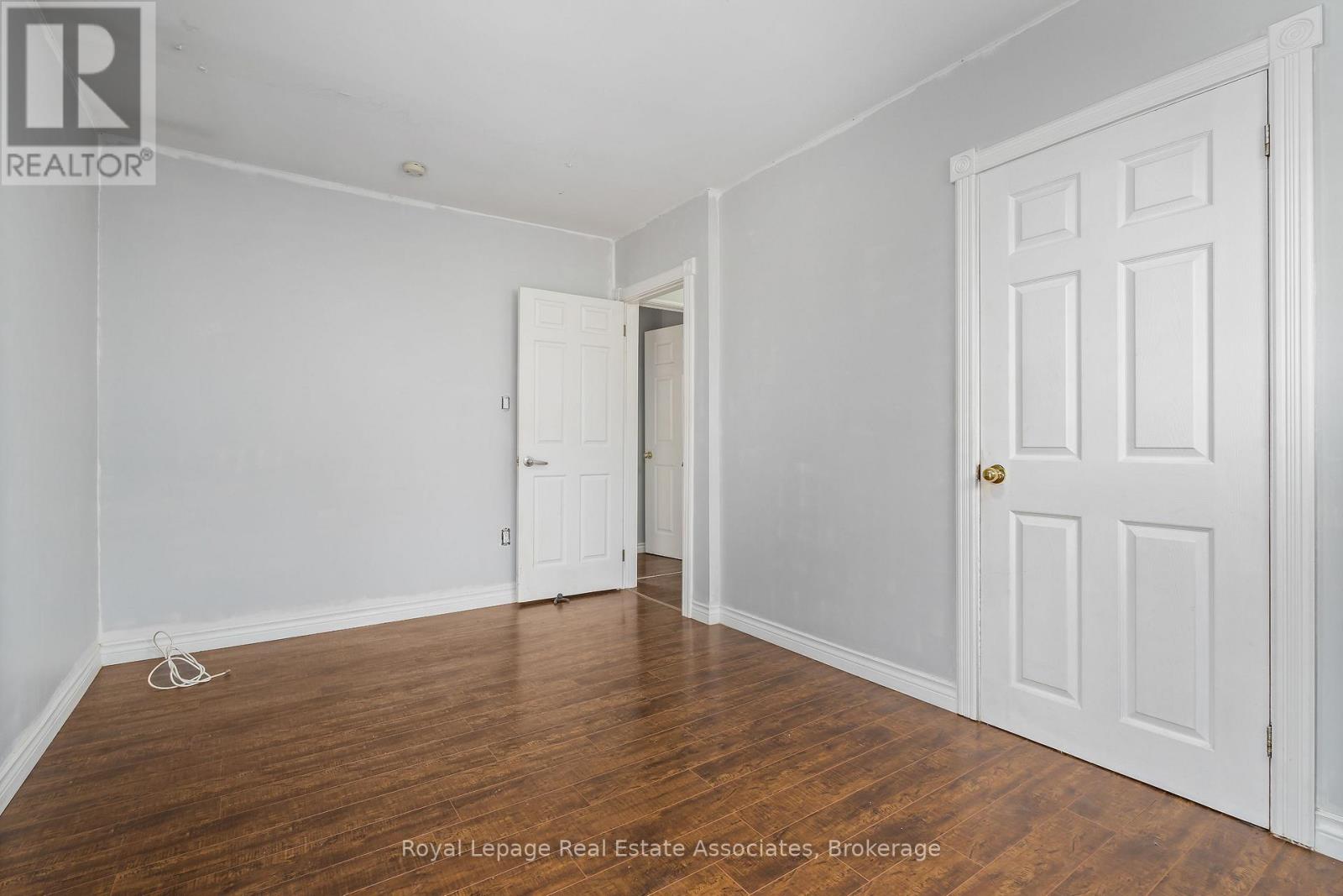 79 Duncan Drive, Halton Hills, Ontario  L7G 4M4 - Photo 14 - W12432793