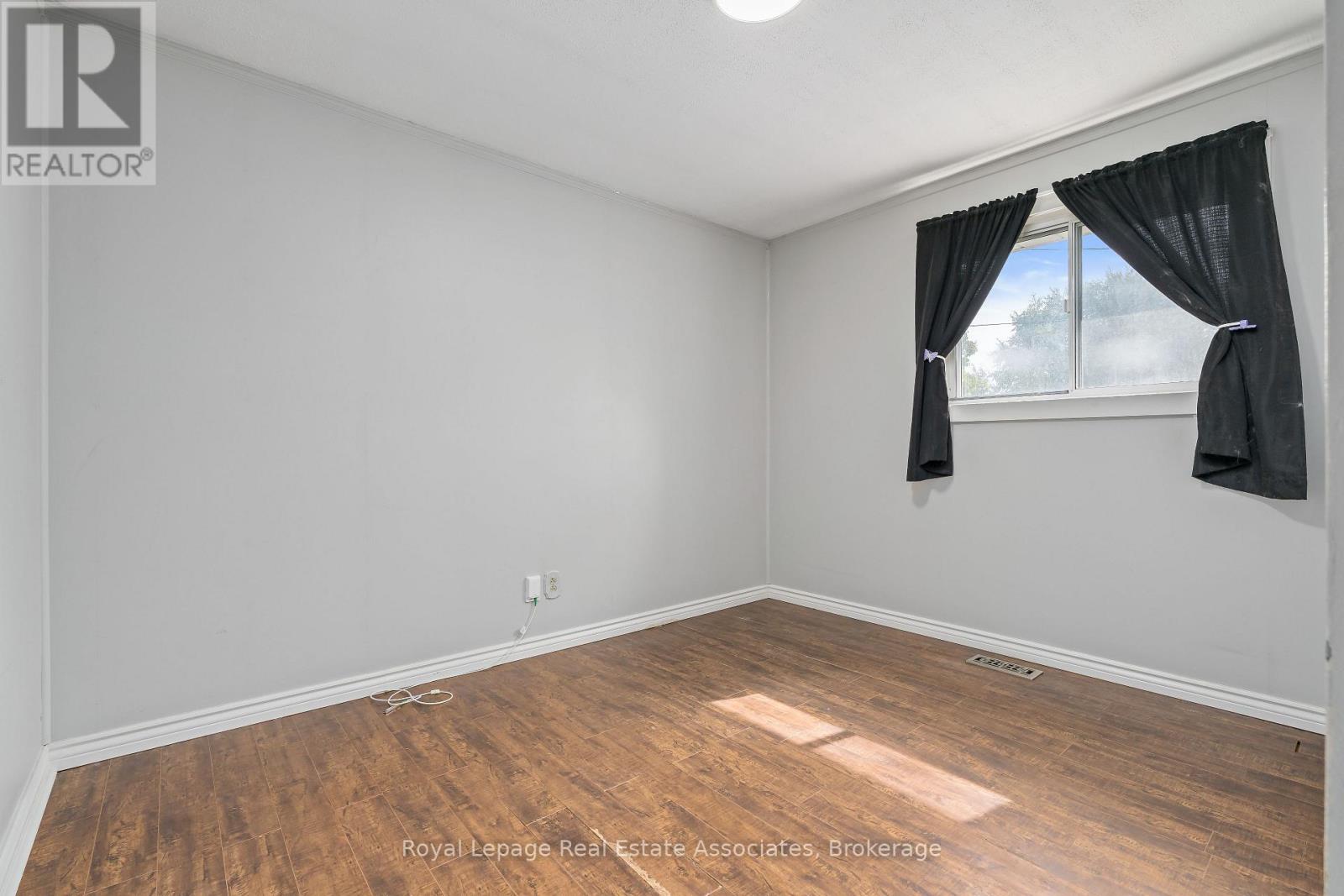 79 Duncan Drive, Halton Hills, Ontario  L7G 4M4 - Photo 15 - W12432793
