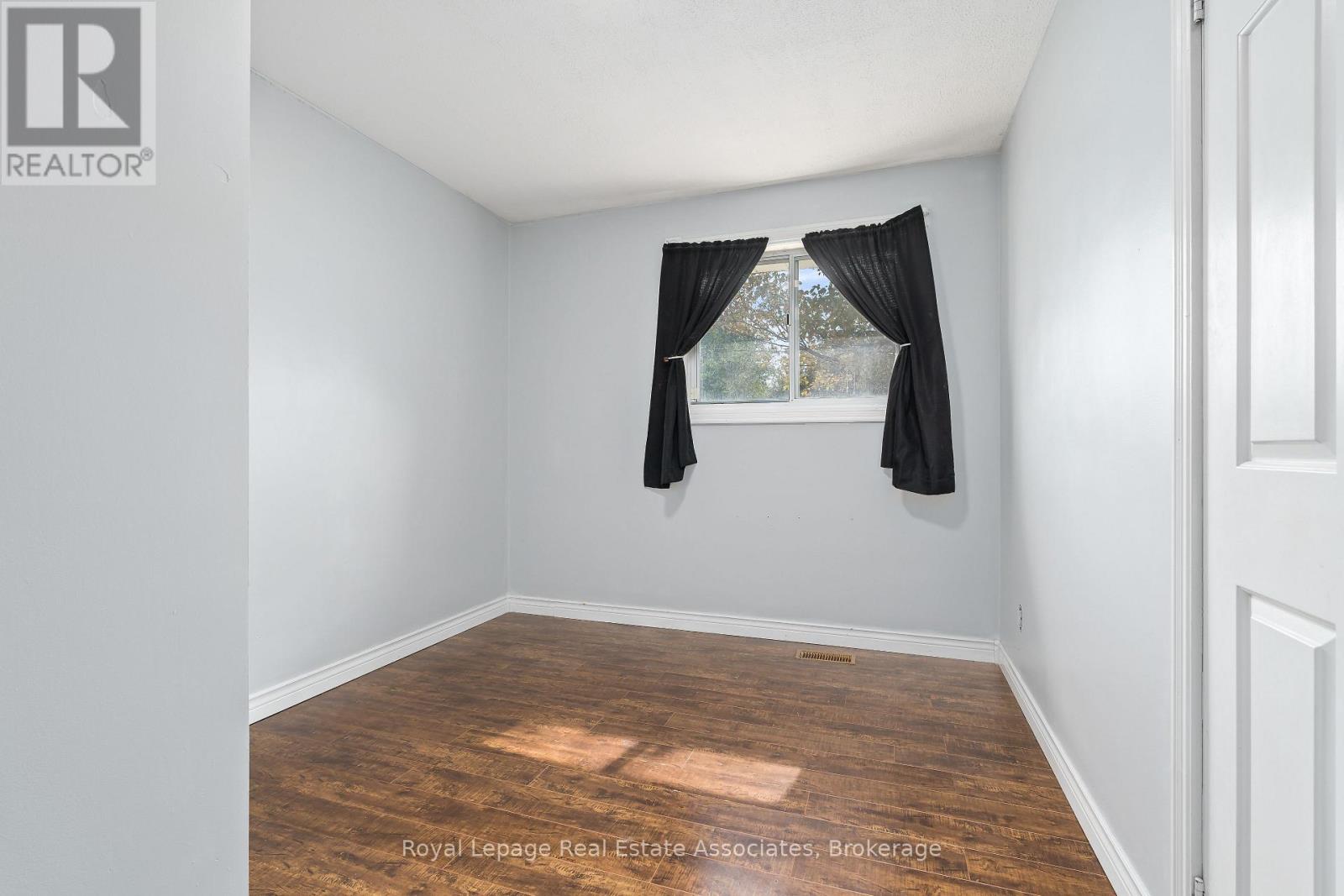 79 Duncan Drive, Halton Hills, Ontario  L7G 4M4 - Photo 16 - W12432793