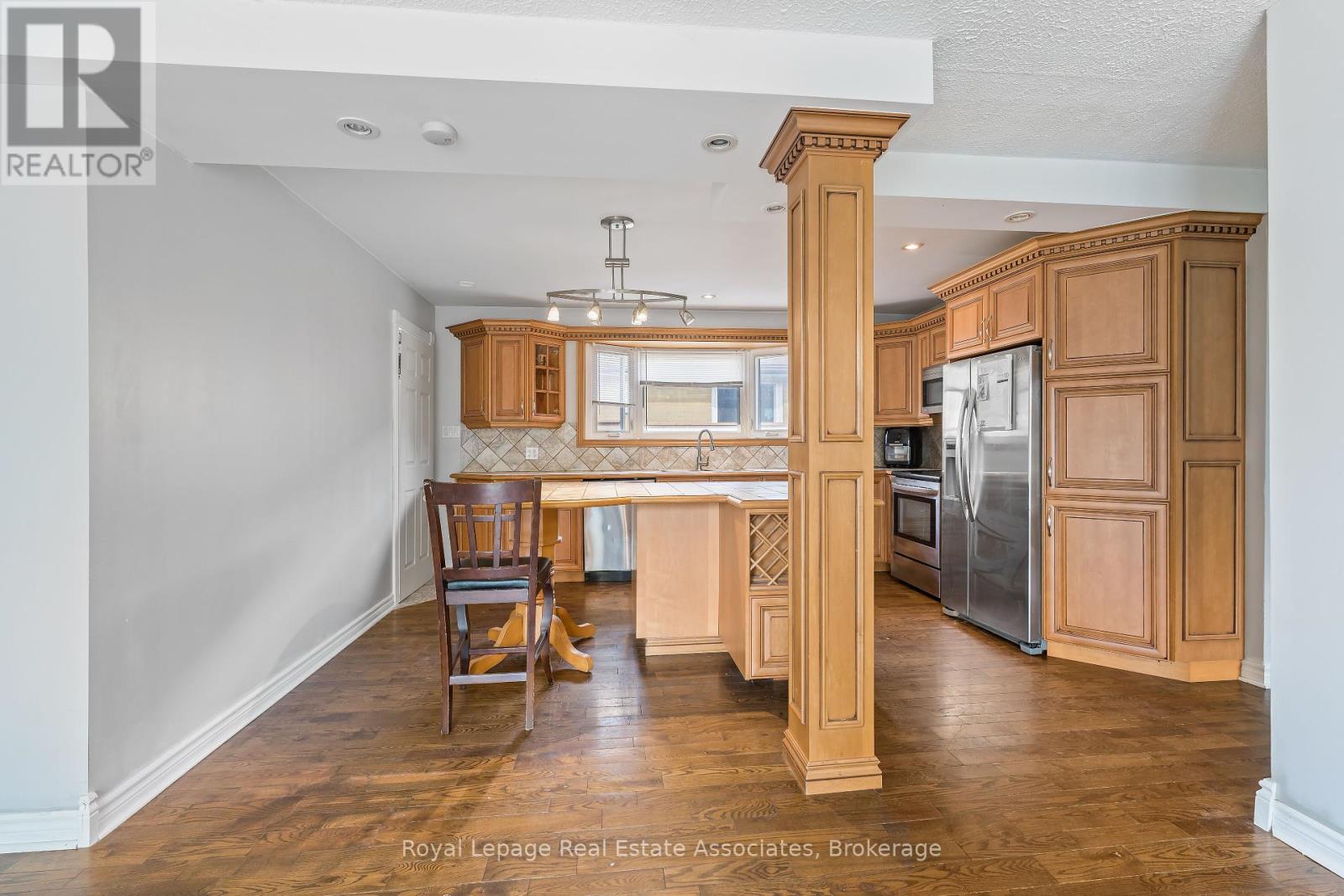 79 Duncan Drive, Halton Hills, Ontario  L7G 4M4 - Photo 7 - W12432793