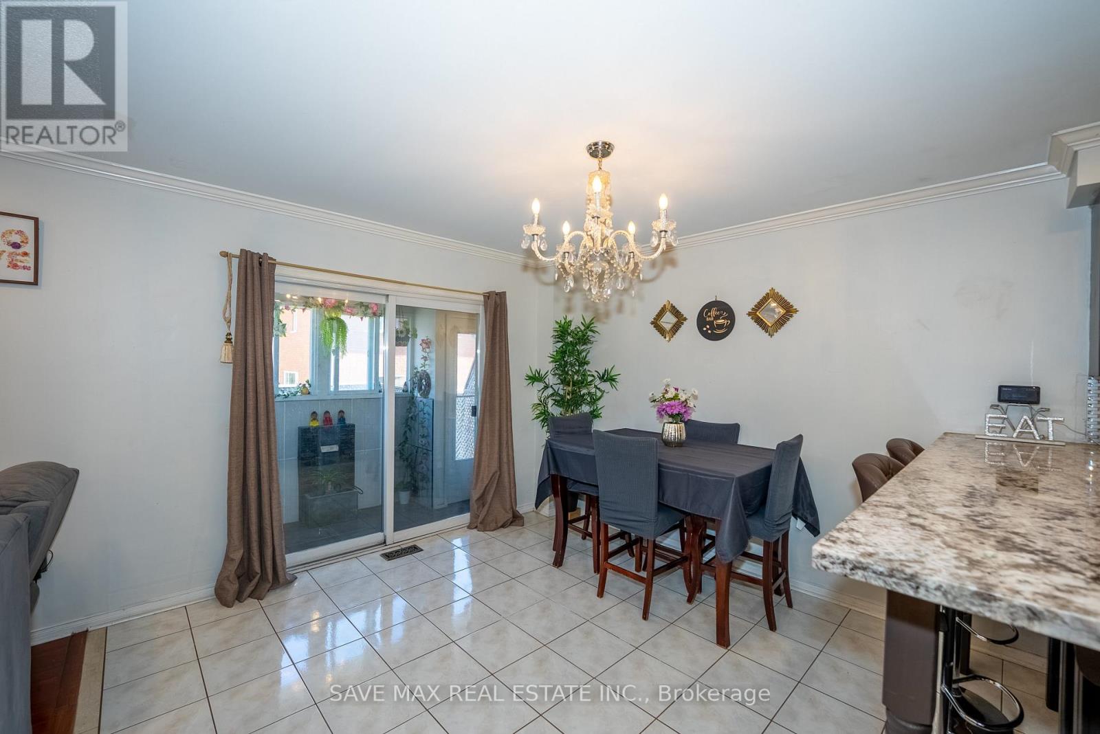 23 Edenvalley Road, Brampton, Ontario  L7A 2M6 - Photo 12 - W12432827