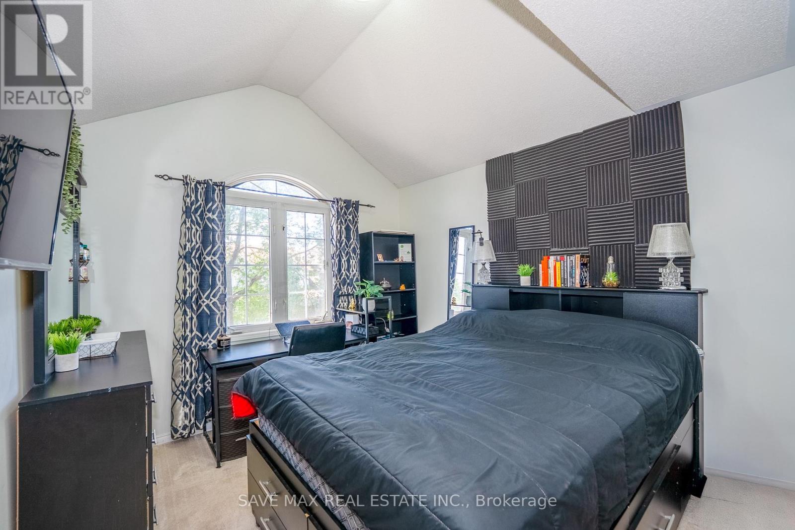 23 Edenvalley Road, Brampton, Ontario  L7A 2M6 - Photo 21 - W12432827