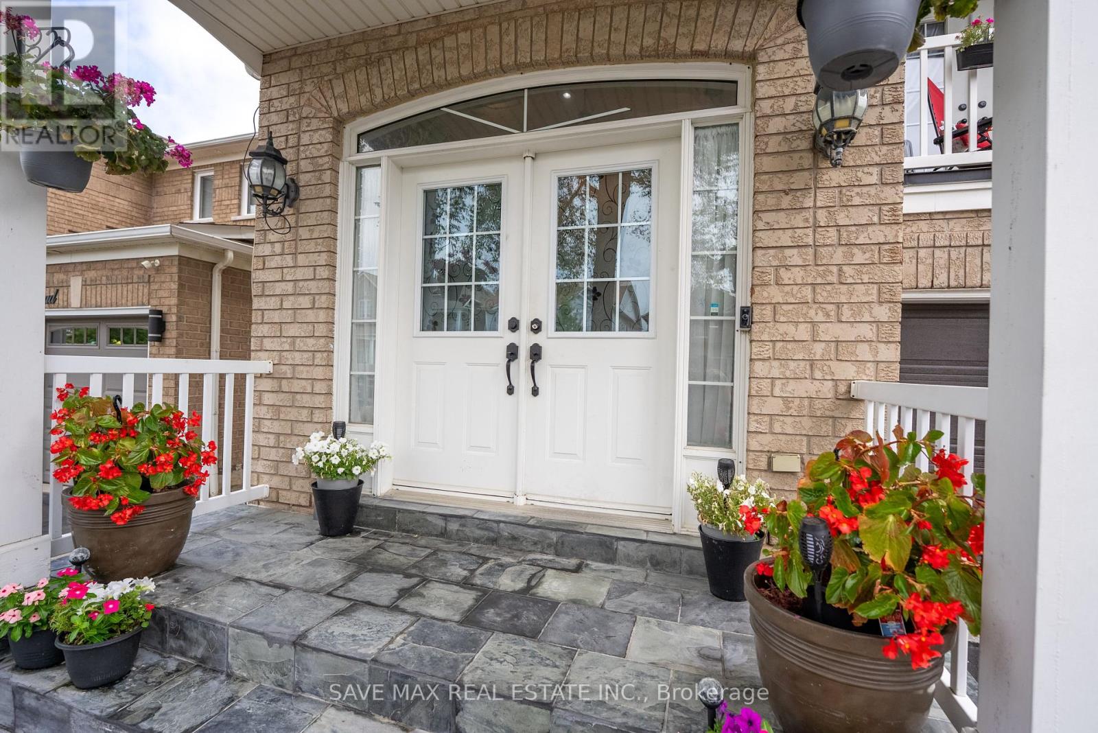 23 Edenvalley Road, Brampton, Ontario  L7A 2M6 - Photo 3 - W12432827