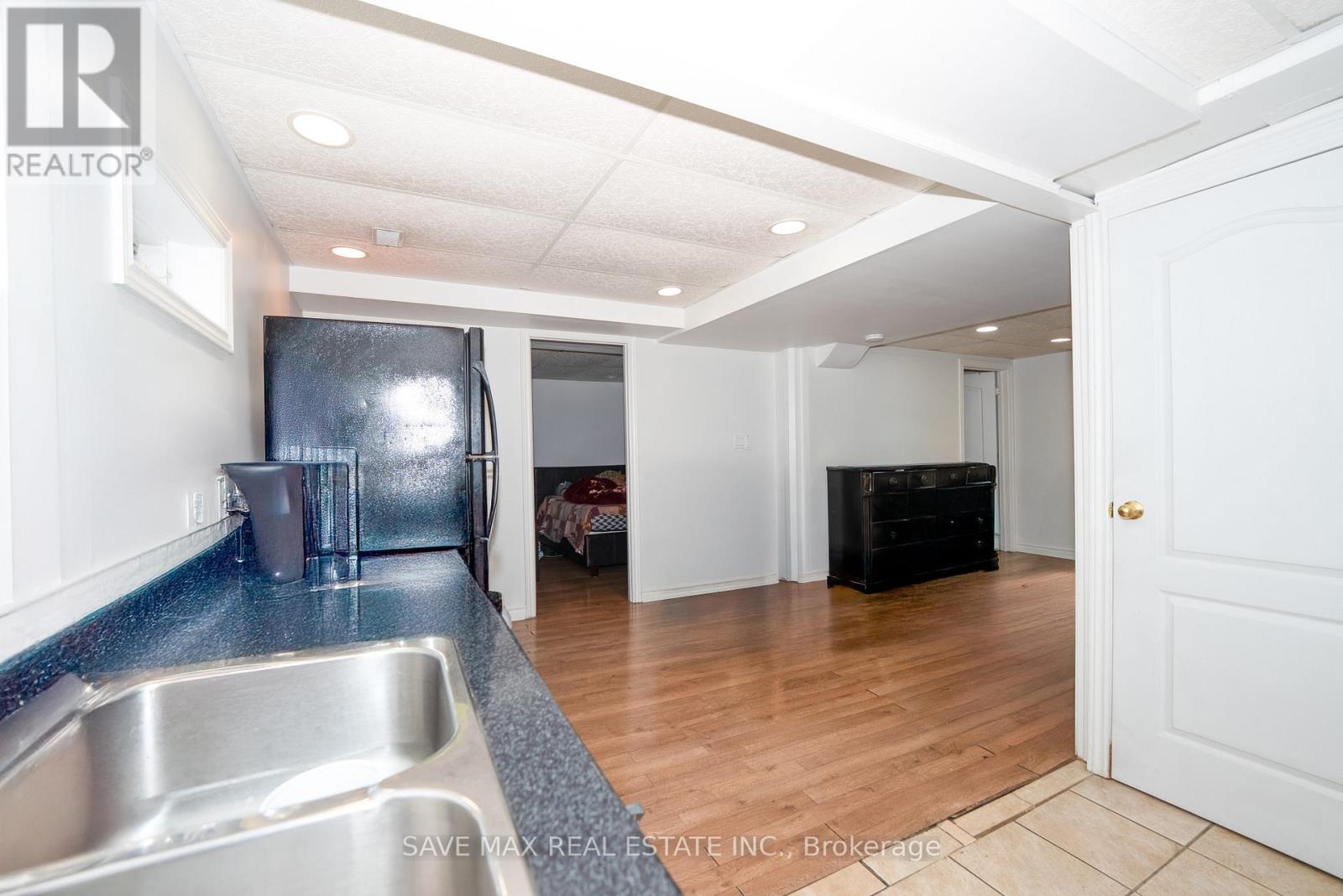 23 Edenvalley Road, Brampton, Ontario  L7A 2M6 - Photo 30 - W12432827