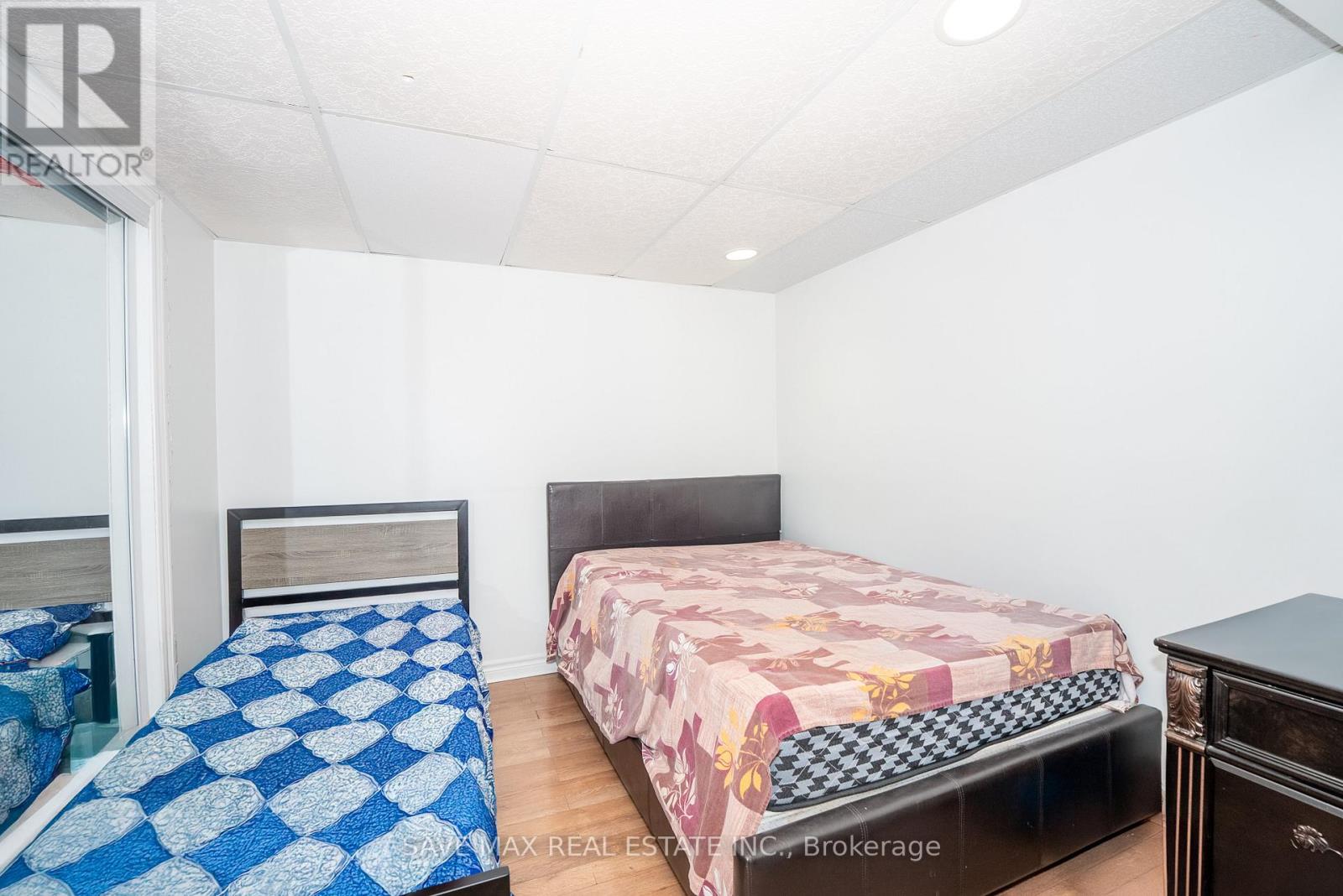23 Edenvalley Road, Brampton, Ontario  L7A 2M6 - Photo 31 - W12432827