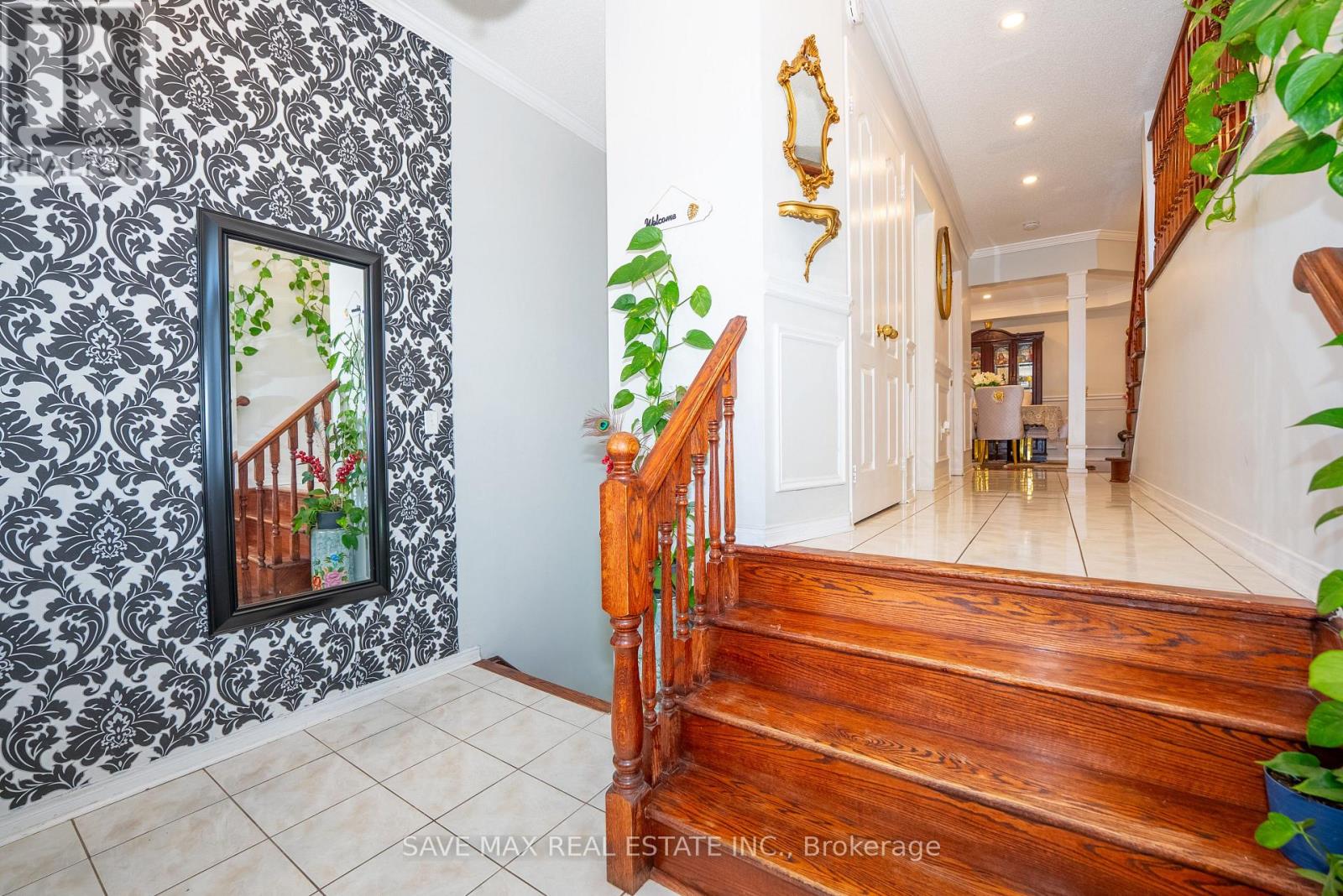 23 Edenvalley Road, Brampton, Ontario  L7A 2M6 - Photo 4 - W12432827