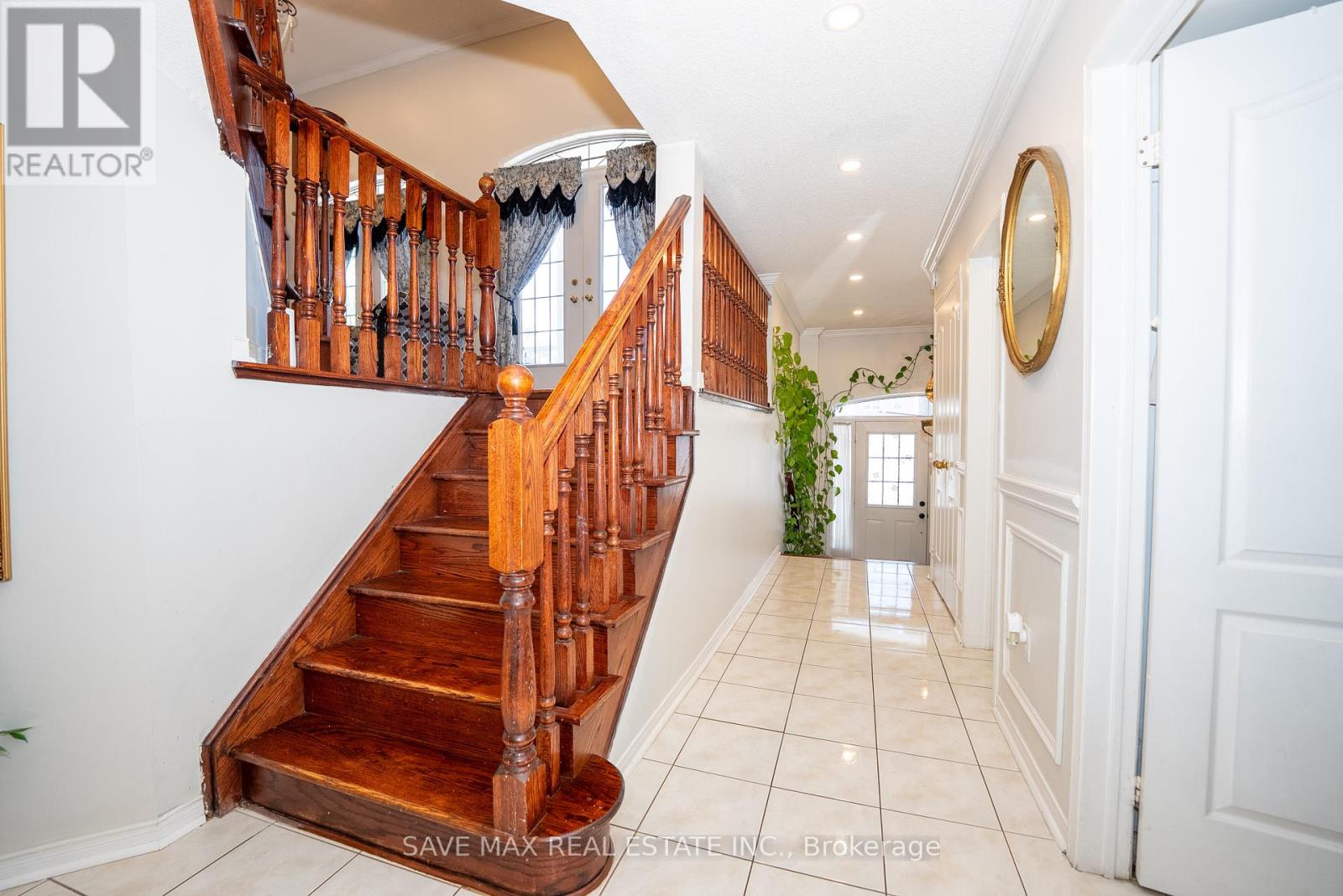 23 Edenvalley Road, Brampton, Ontario  L7A 2M6 - Photo 5 - W12432827
