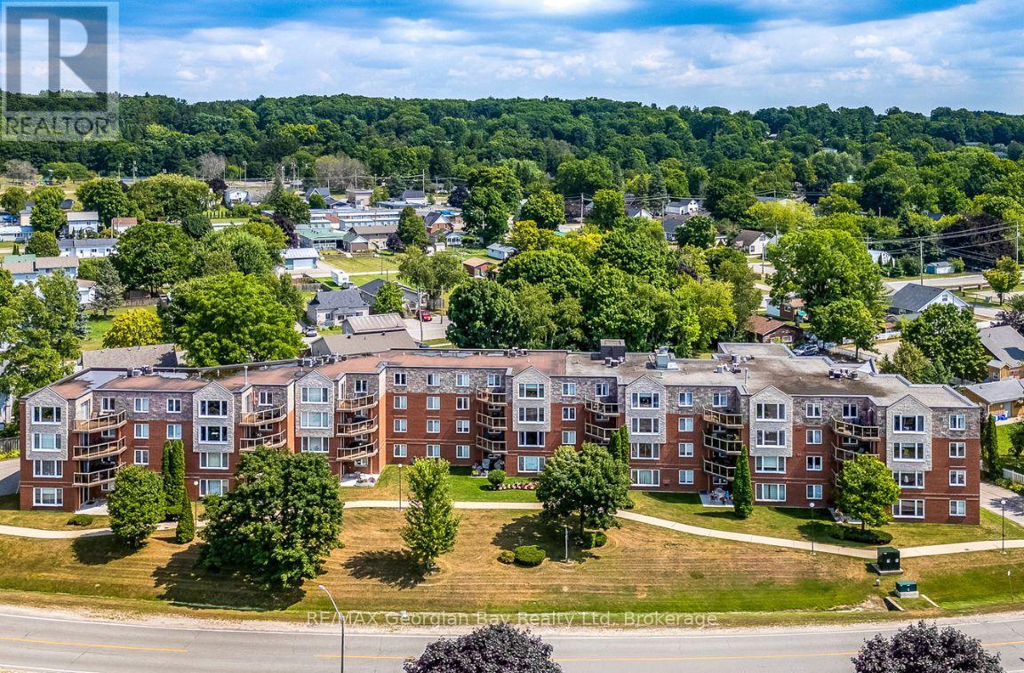 102 - 11 BECK BOULEVARD, Penetanguishene, Ontario
