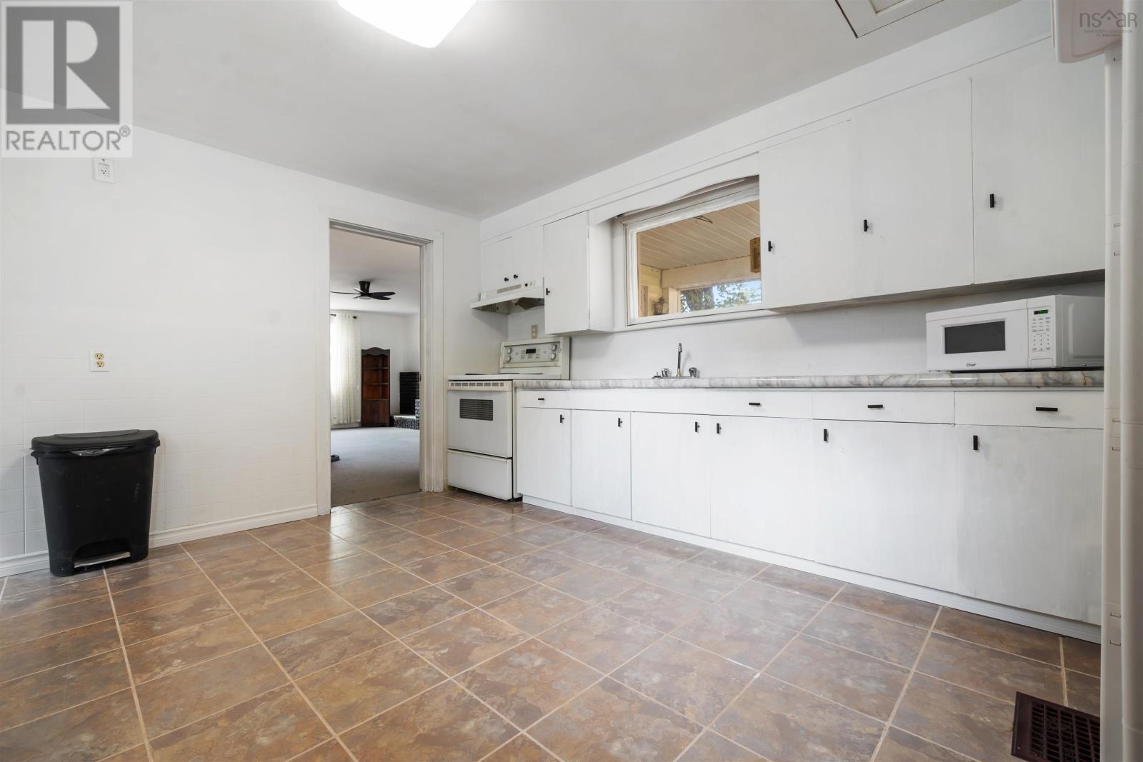 90 High Street, Trenton, Nova Scotia  B0K 1X1 - Photo 14 - 202524621