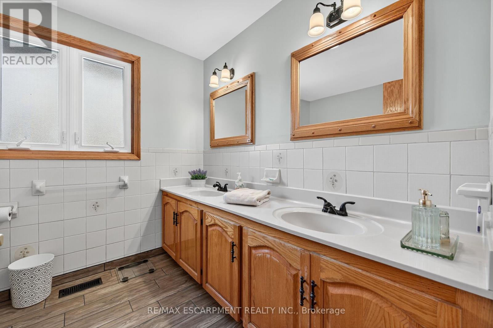 2320 Hendershot Road, Hamilton, Ontario  L0R 1C0 - Photo 26 - X12432715
