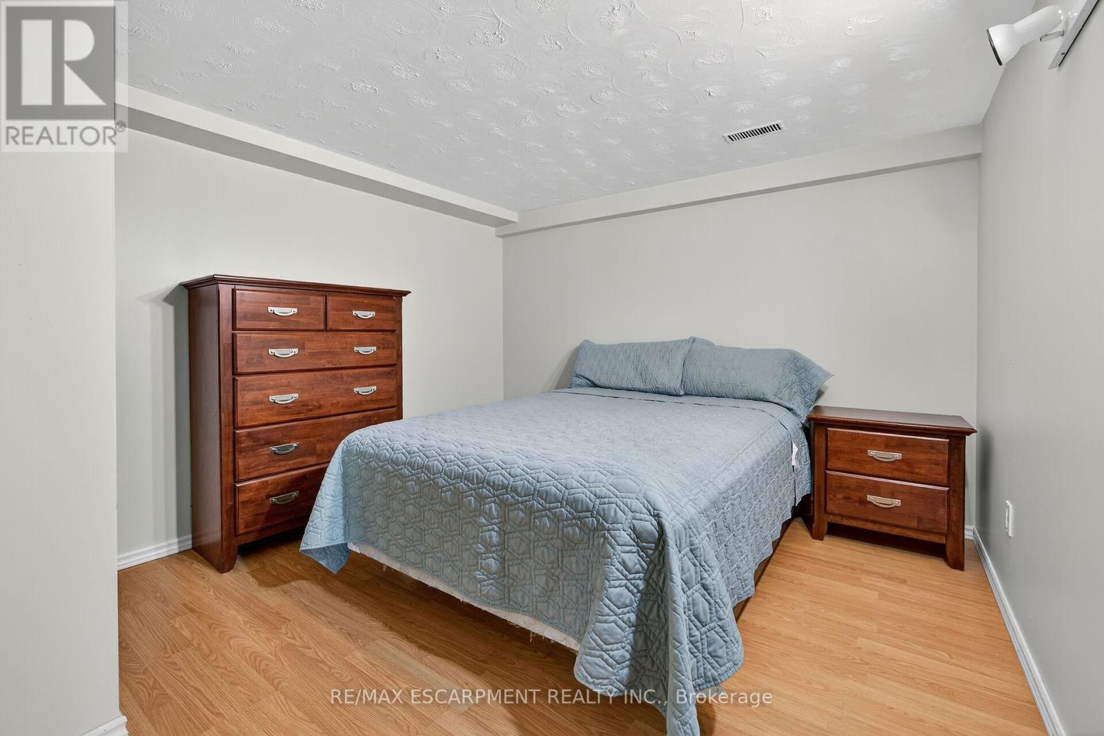 2320 Hendershot Road, Hamilton, Ontario  L0R 1C0 - Photo 37 - X12432715