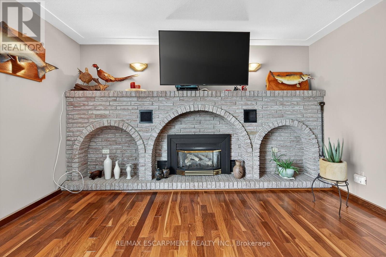 2320 Hendershot Road, Hamilton, Ontario  L0R 1C0 - Photo 9 - X12432715